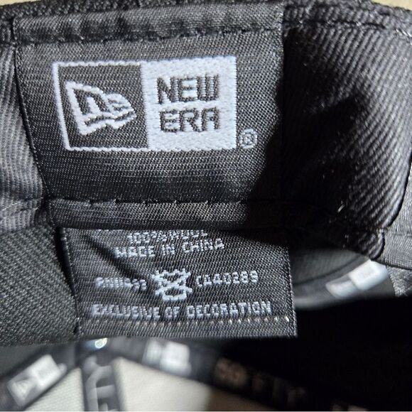 NEW ERA Seattle Seahawks Reflective Metallic Gold Fitted Cap  Size71/4 - Picture 9 of 12